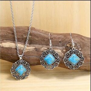 💎2/$30💎 Turquoise Silver Tone Dangle Earrings And Pendant Necklace Set